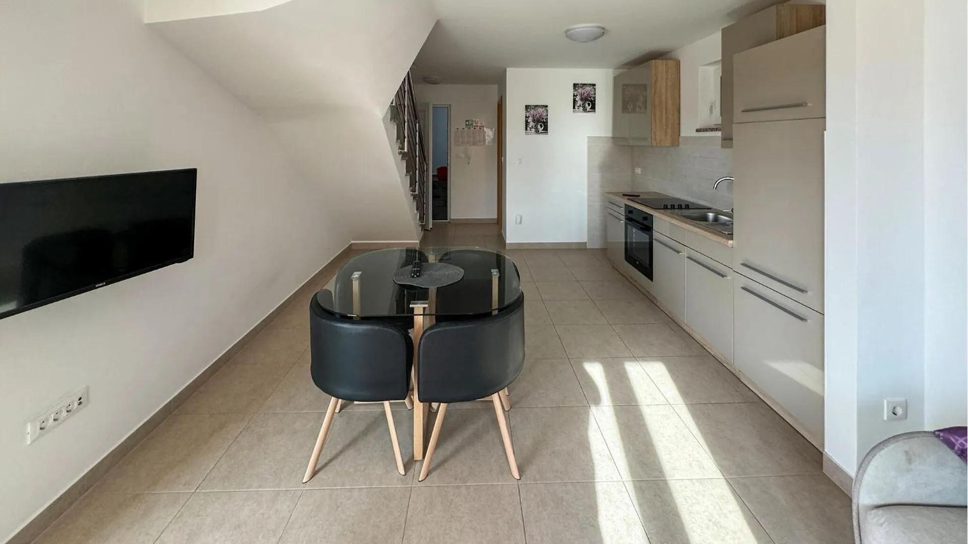 2 Bedroom Gorgeous Apartment In Omisalj Croatia