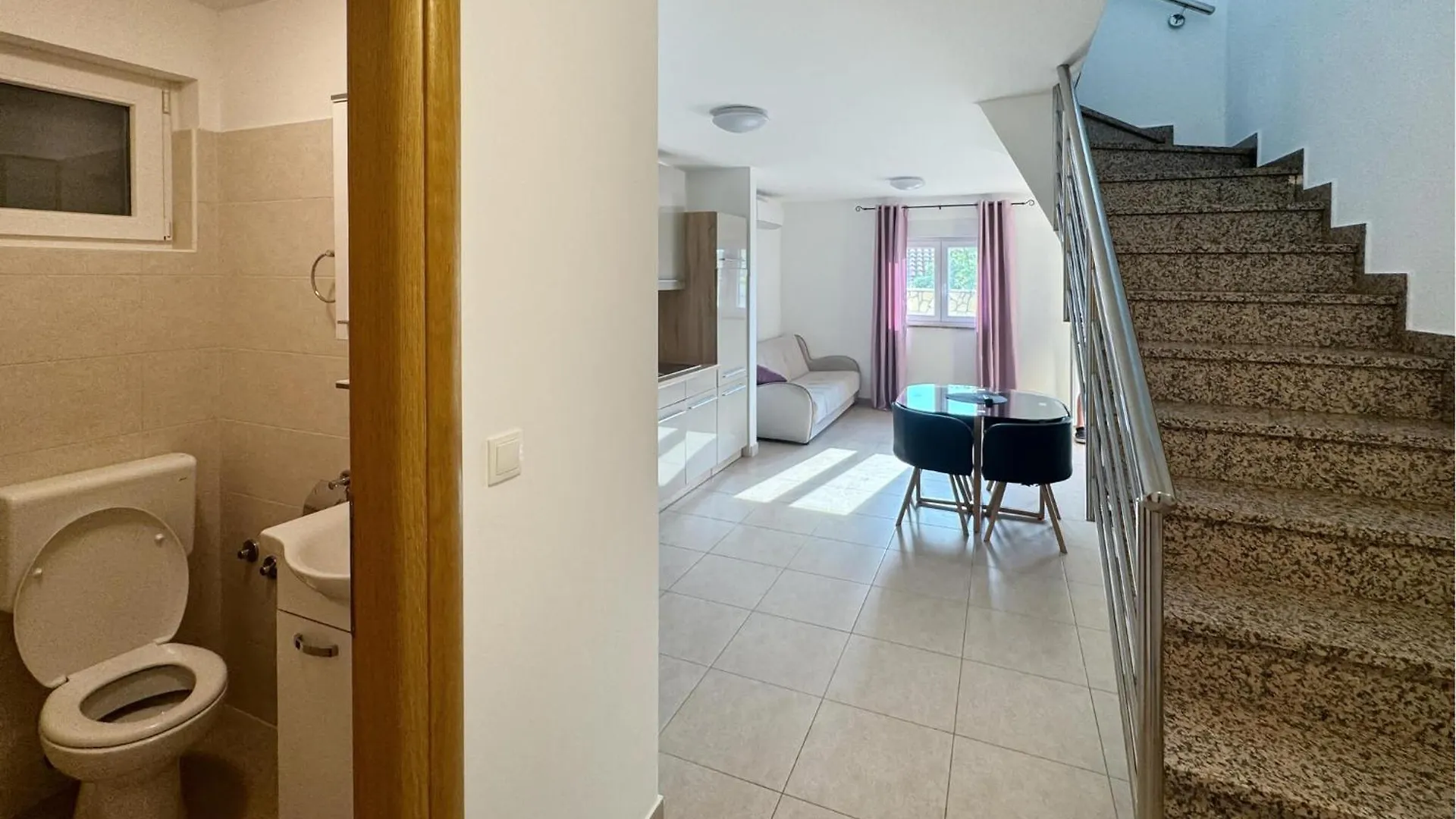 2 Bedroom Gorgeous Apartment In Omisalj