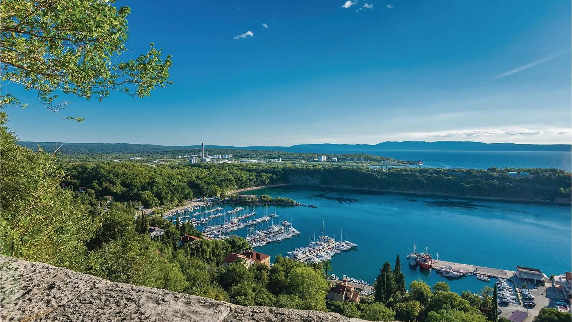 2 Bedroom Gorgeous Apartment In Omisalj